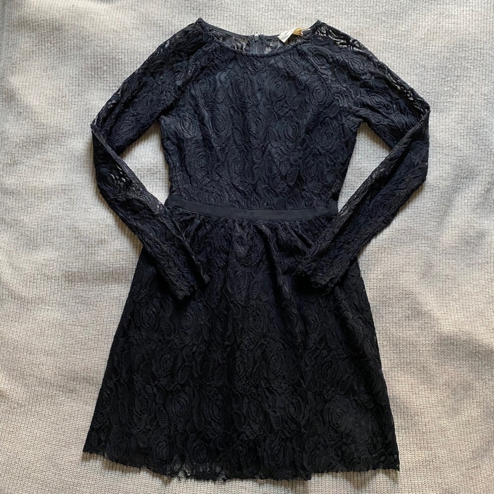 Classic Black Lace Dress - Picture 2 of 7